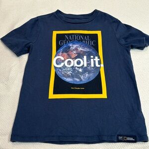 GAP Kids x National Geographic, t shirt, size (S), perfect condition.
